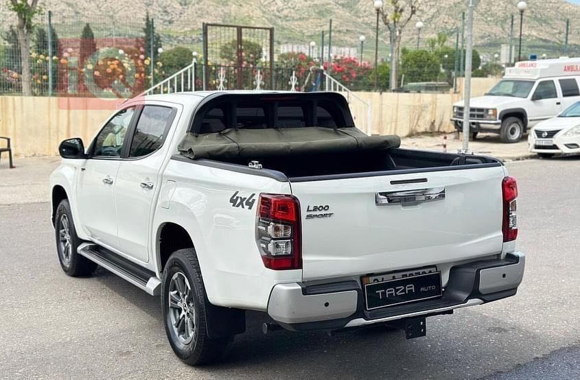 میتسوبیشی L200